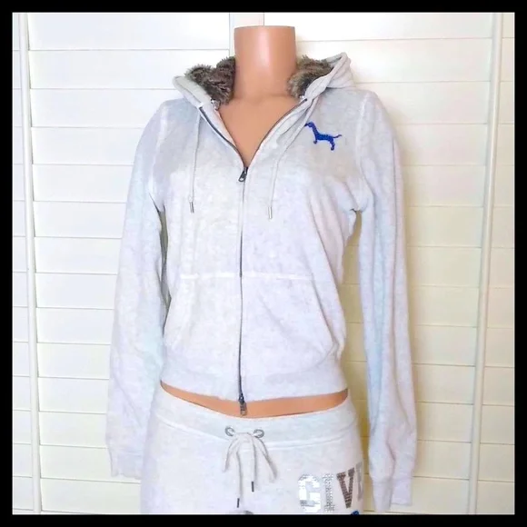 PINK Victoria's Secret Velour Bling Tracksuit - Picture 3 of 10